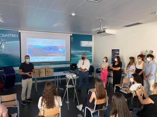 Entrega de garrafas de vidro na Escola Secund�ria Quinta das Palmeiras